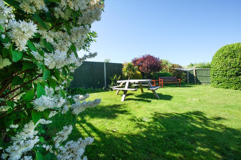 Dean Court Garden - Parking - By Brighton Holiday Lets Bagian luar foto