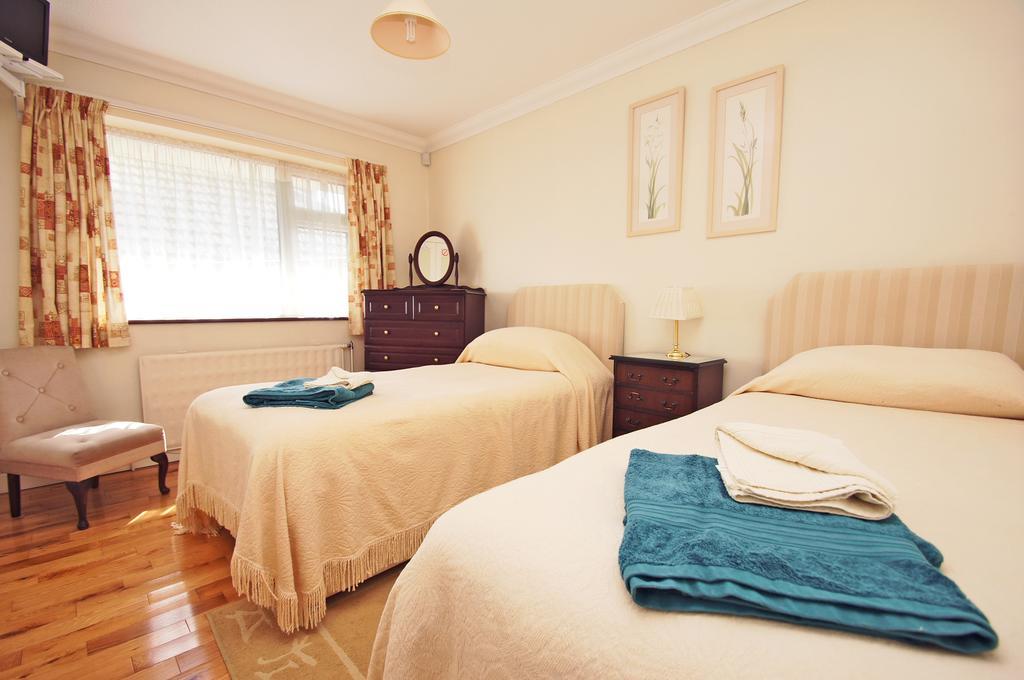 Dean Court Garden - Parking - By Brighton Holiday Lets Bagian luar foto